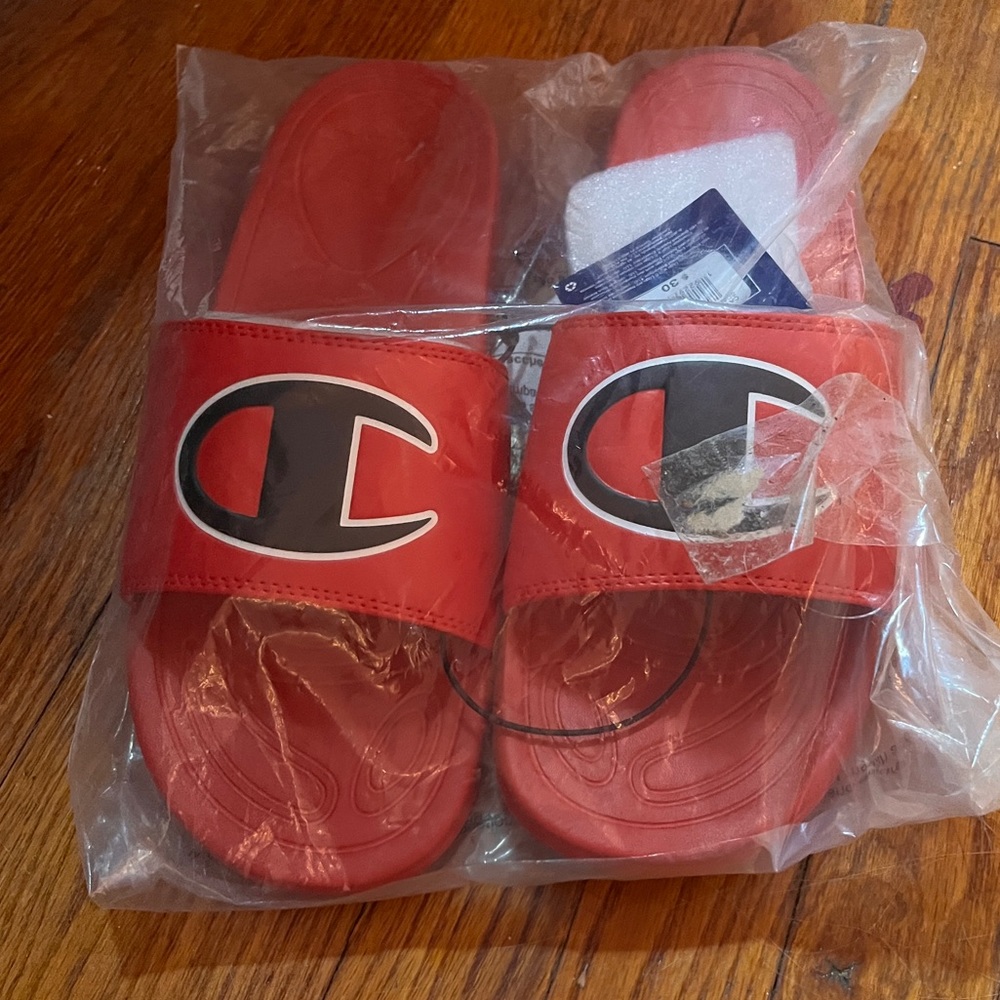 NWT In Packaging Mens Champion Slides Size 10